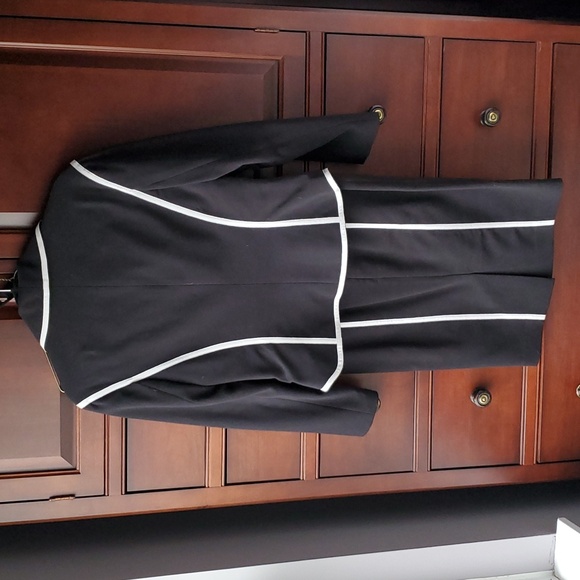 Sandra Augelazzi - Black suit with white stripe ribbons. Only worn a few times. - Picture 2 of 10